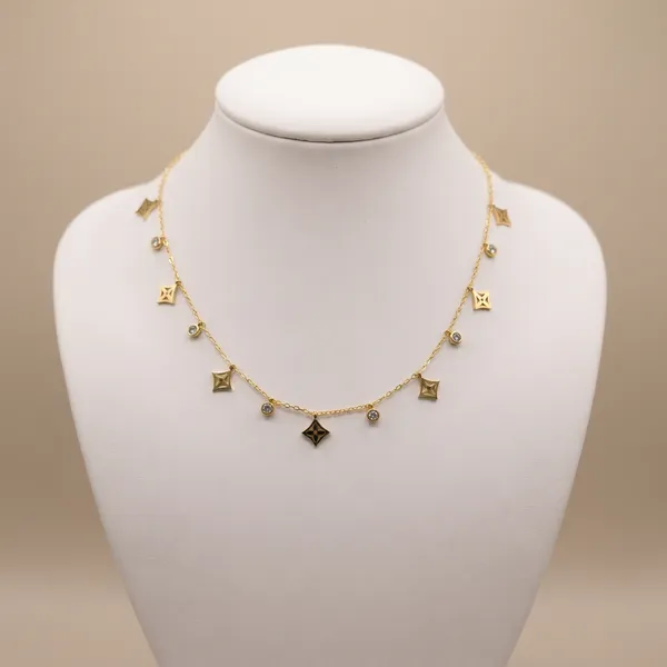Emmie_Aurelia_Star_Flower_Station_Necklace