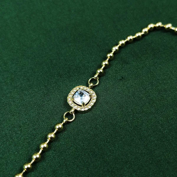 Esther_The_"Radiant_Halo"_Bead_Bracelet