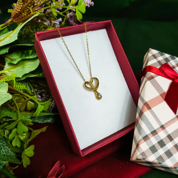 Ethereal_Heart_Solitaire_Pendant_Necklace