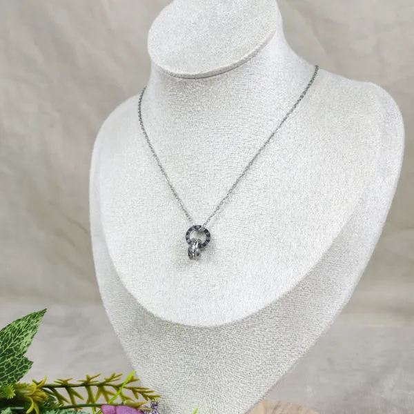 Evelyn_Roman_Numeral_Interlocking_Ring_Necklace