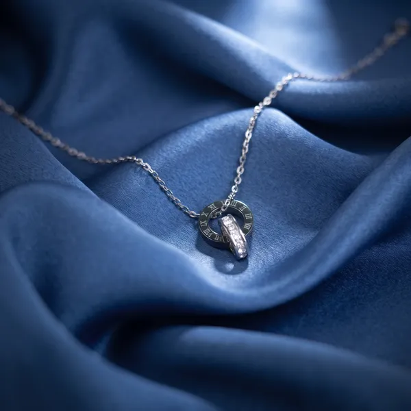 Evelyn_Roman_Numeral_Interlocking_Ring_Necklace