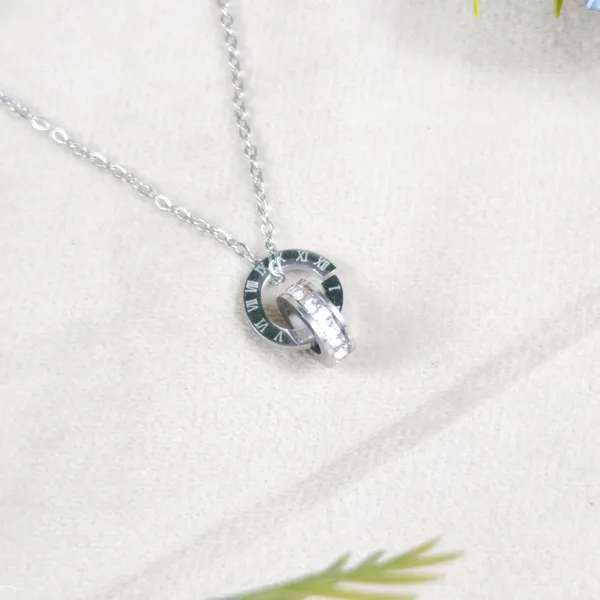Evelyn_Roman_Numeral_Interlocking_Ring_Necklace