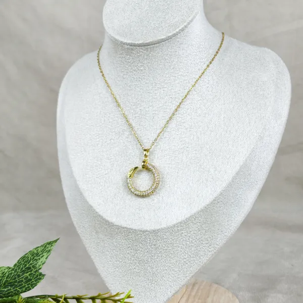 Evelynn_Pavé_Crystal_Loop_Necklace