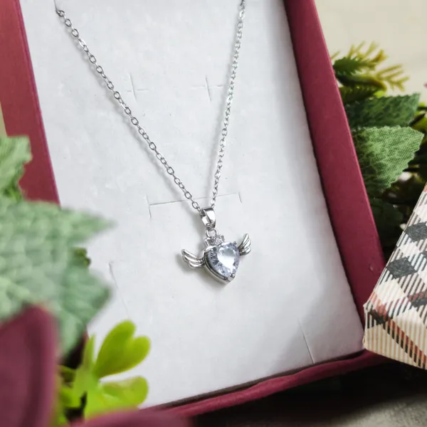 Everlee_Crystal_Heart_Angel_Wings_Necklace