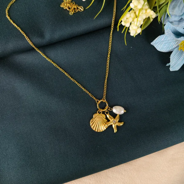 Everly_Coastal_Charm_Necklace