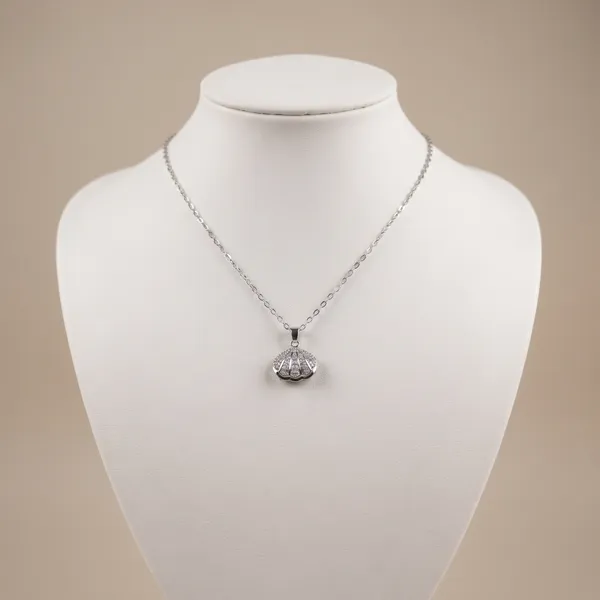 Everly_Oceanic_Shell_Pavé_Crystal_Pendant_Necklace