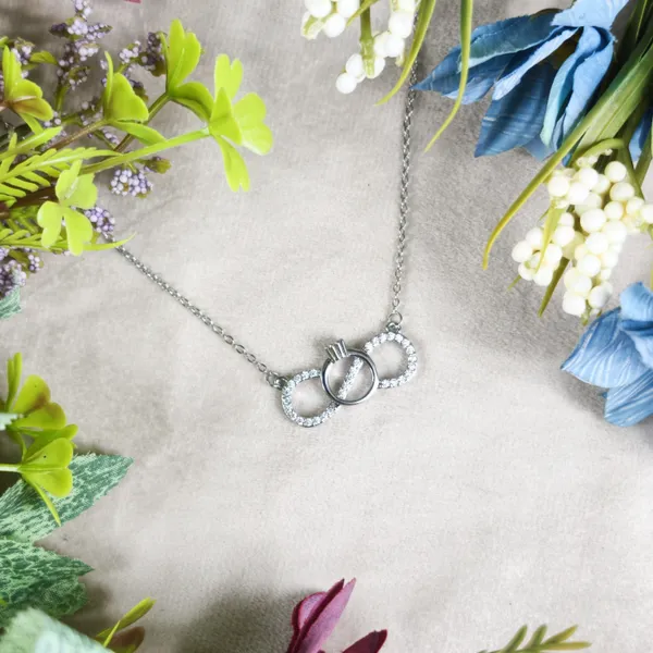 Gloria_Trilogy_Linked_Circles_Crystal_Necklace