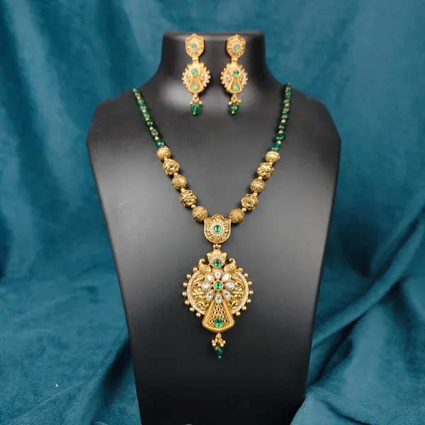 Isha_Indian_Traditional_Necklace_set