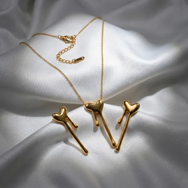 Juliet_Molten_"Melting"_Heart_Jewelry_Set