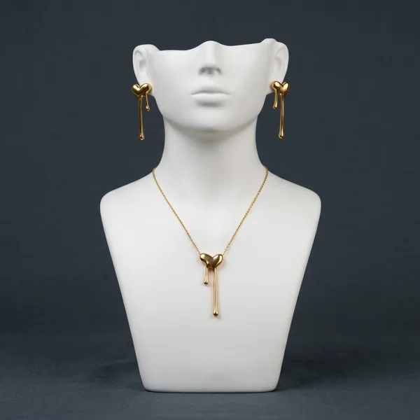 Juliet_Molten_"Melting"_Heart_Jewelry_Set