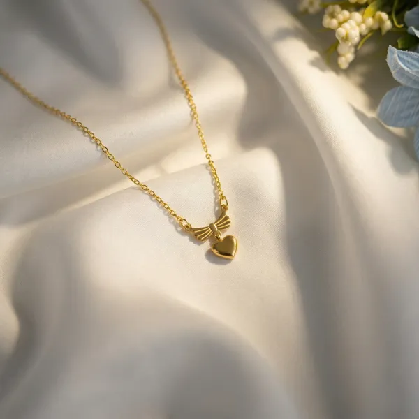 Lacey_Bow_&_Heart_Necklace