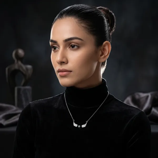 Midnight_Angel_Wing_Heart_Necklace