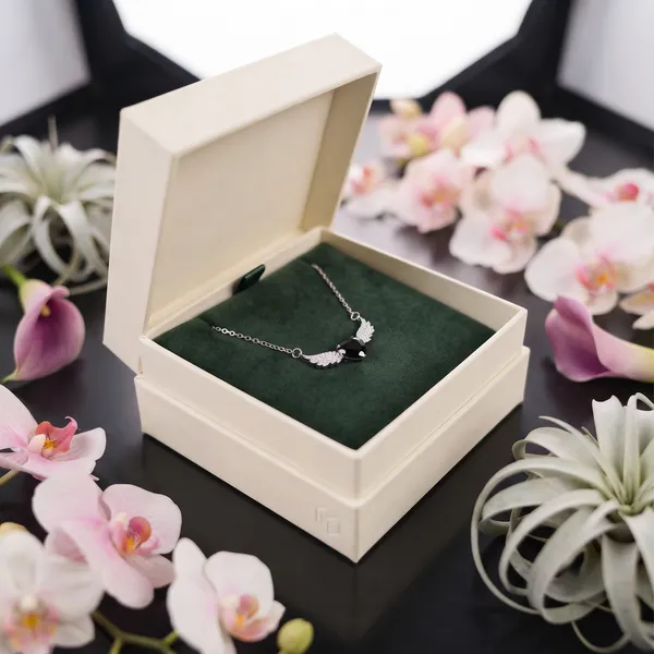 Midnight_Angel_Wing_Heart_Necklace