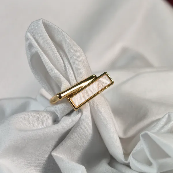 Nova_Minimalist_Parallel_Bar_Shell_Ring