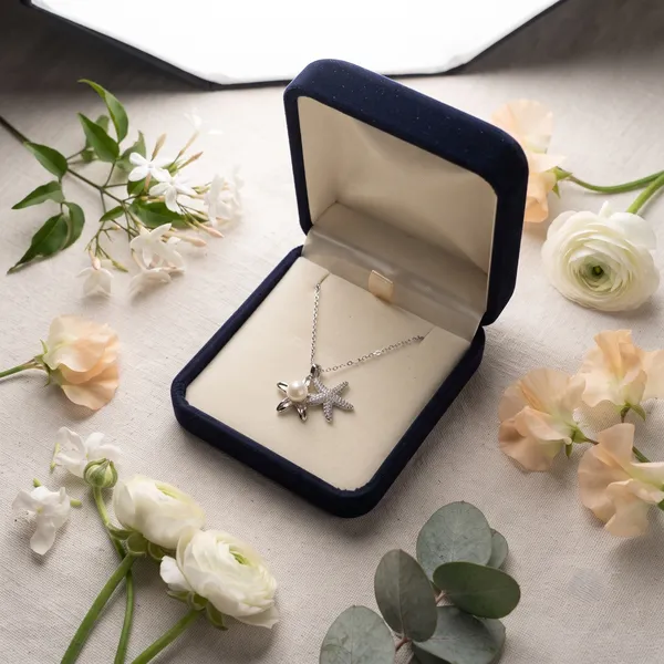 Oceanic_Pearl_&_Starfish_Duo_Necklace