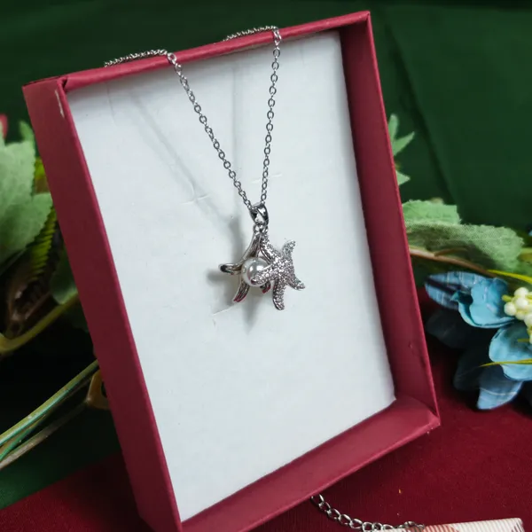 Oceanic_Pearl_&_Starfish_Duo_Necklace