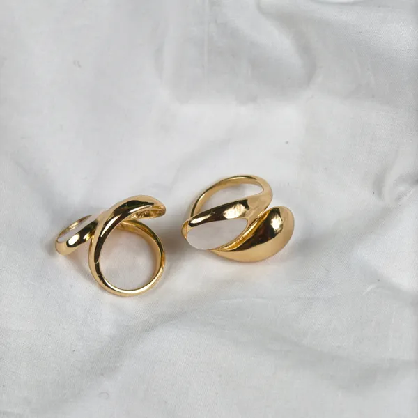 Riviera_Dual_Fluid_Wave_Ring