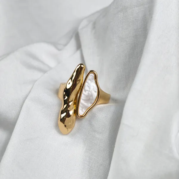 Thalia_Molten_Bar_&_Abstract_Shell_Ring