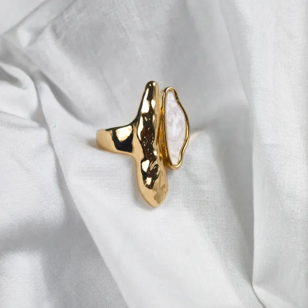 Thalia_Molten_Bar_&_Abstract_Shell_Ring