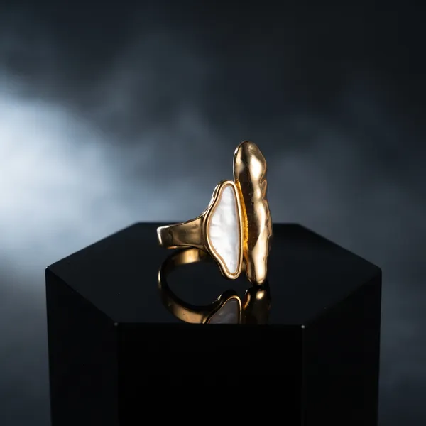 Thalia_Molten_Bar_&_Abstract_Shell_Ring
