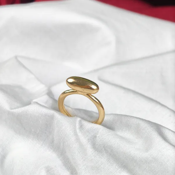 The_Aurelia_Pebble_Ring