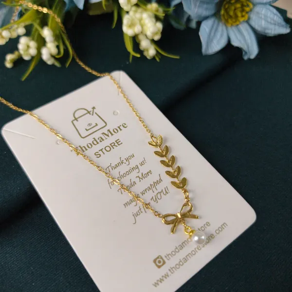 Winona_Pearl_Bow_&_Leaf_Necklace