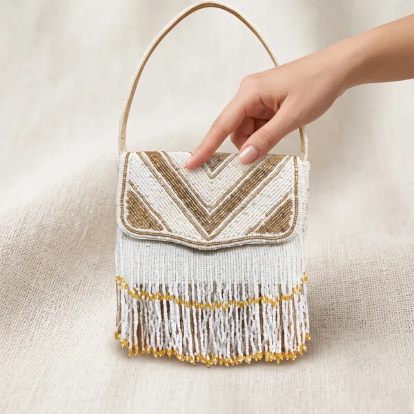 Tassel_Love_White_And_Gold