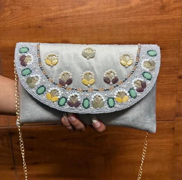 Beadlove_Envelope_Handbag_Grey
