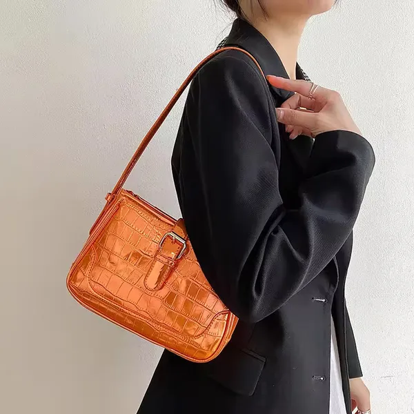 Crocluv_Orange_Bag_Orange