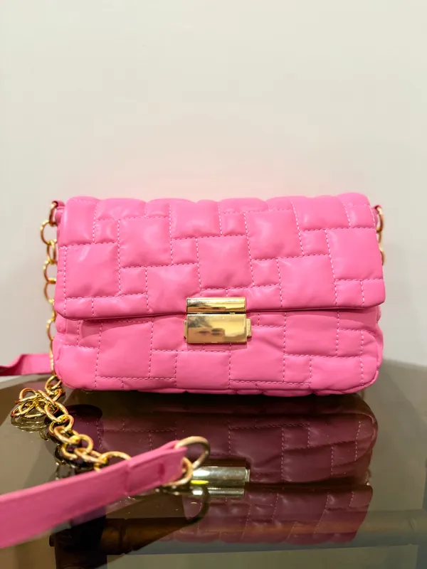 Chic_Sling_Bag_Fuchsia