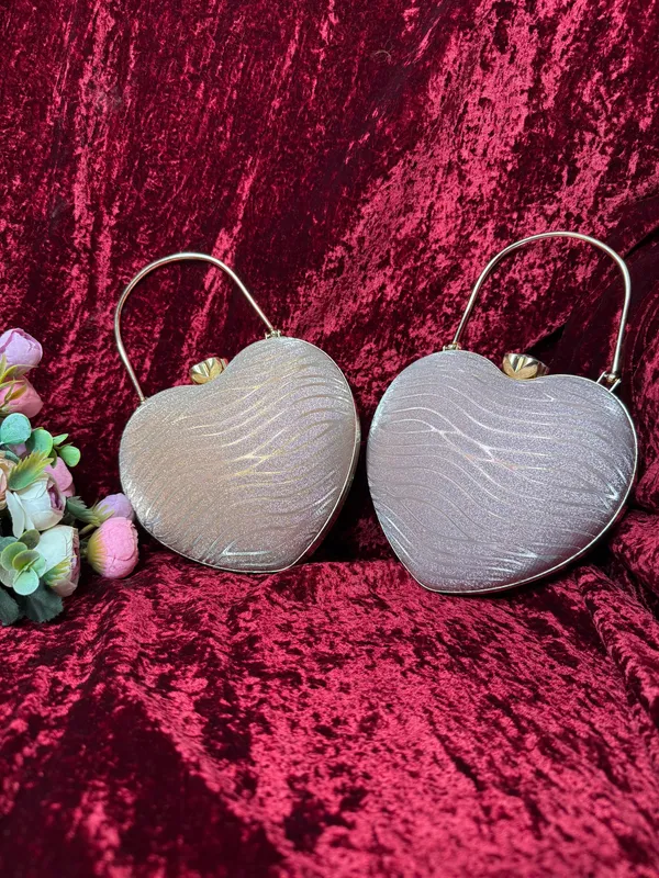 Clutch_Heart_Pink_Bag_Pink