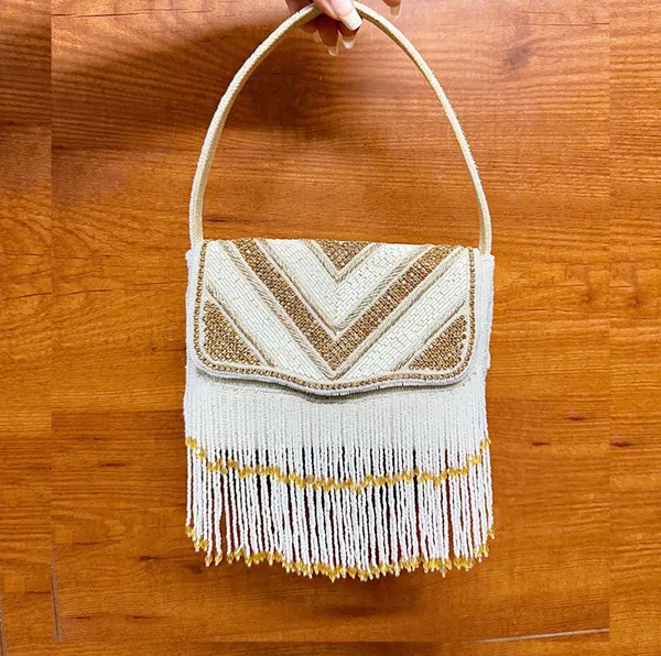 Tassel_Love_White_And_Gold