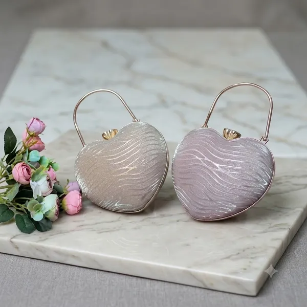 Clutch_Heart_Bag