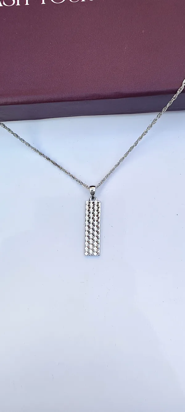 Silver-Tone_Rectangular_Pendant_Necklace_with_Geometric_Pattern