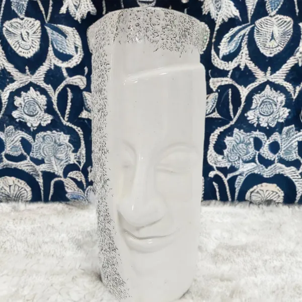 White_Elegant_Ceramic_Flower_Vase
