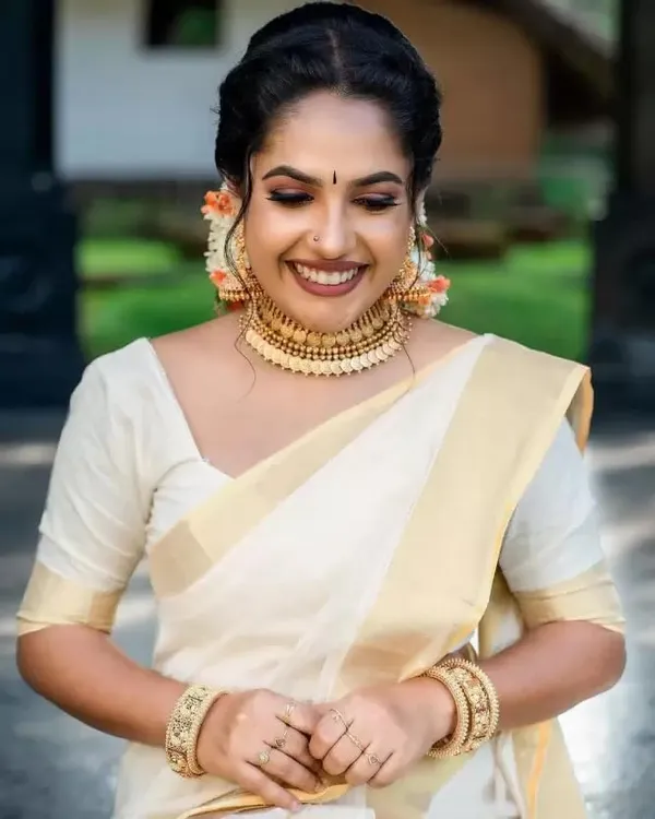 White_Cotton_Tant_Cotton_Saree_For_Women
