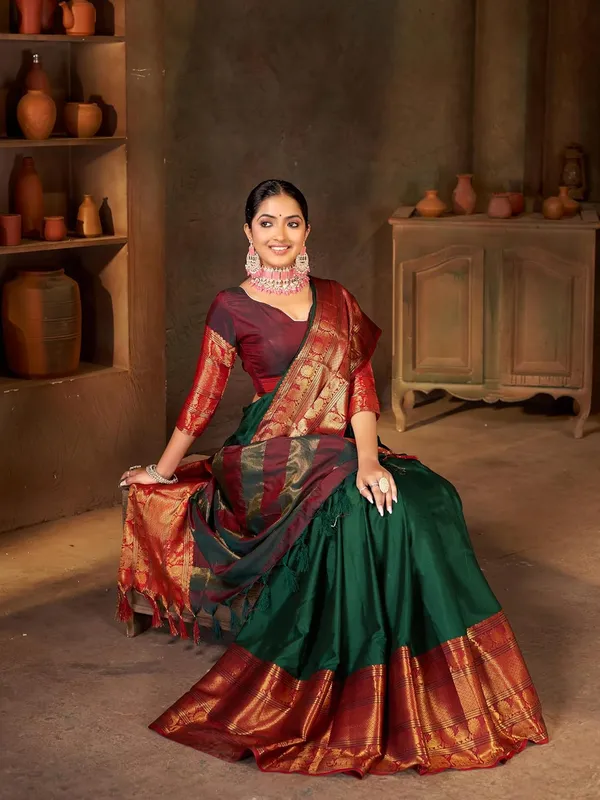 Bottle_Green_Cotton_Silk_Kasavu_Cotton_Silk_Saree_For_Women