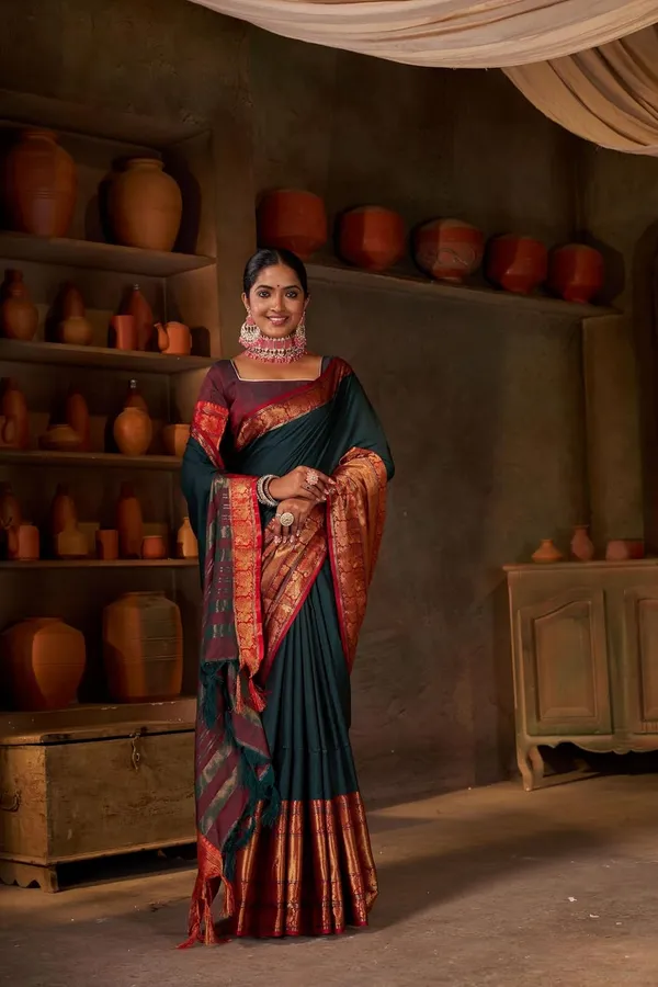 Dark_Blue_Cotton_Pochampally_Cotton_Saree_For_Women