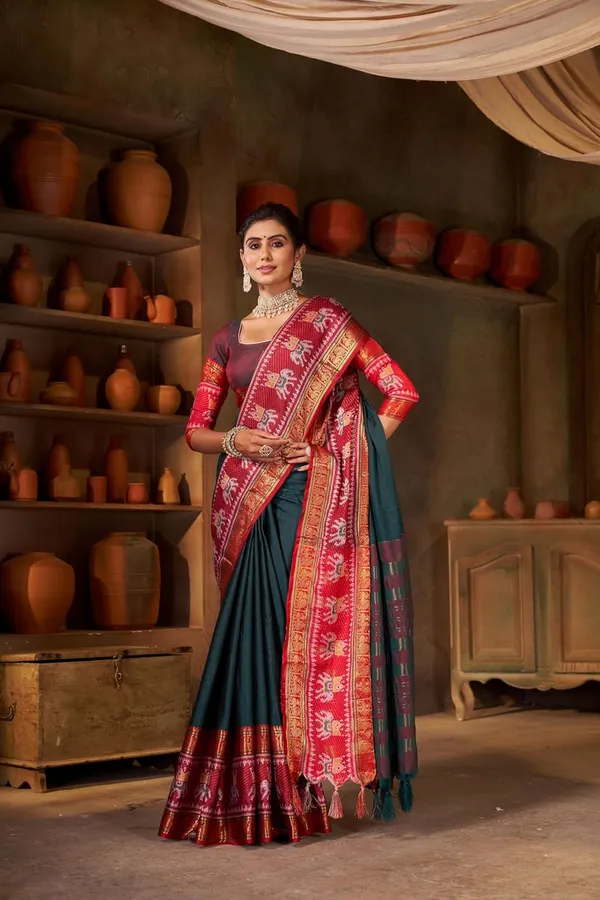 Dark_Blue_Cotton_Pochampally_Cotton_Saree_For_Women