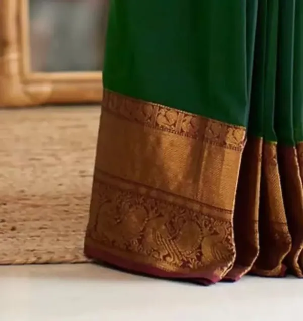 Green_Cotton_Blend_Kanjivaram_Silk_Saree_For_Women