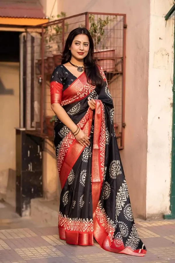Black_Silk_Plain_Chiffon_Saree_For_Women