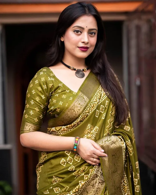 Mehendi_Silk_Bandhani_Dola_Silk_Saree_For_Women