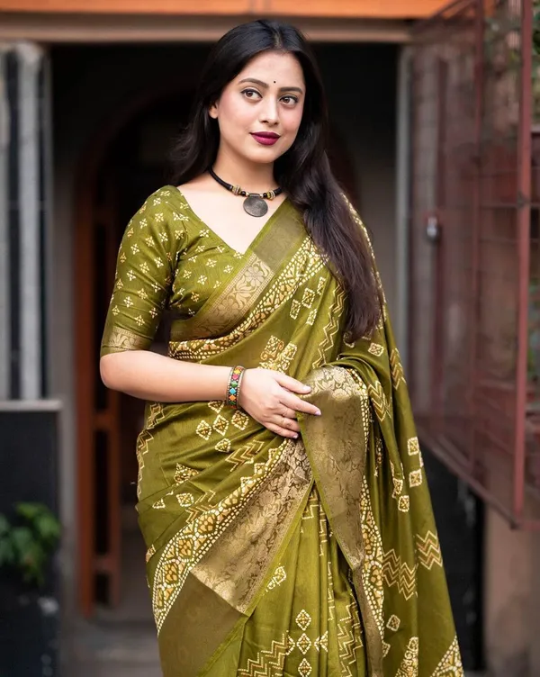 Mehendi_Silk_Bandhani_Dola_Silk_Saree_For_Women