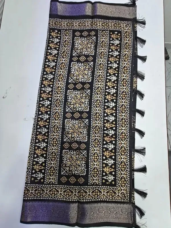 Black_Silk_Bandhani_Dola_Silk_Saree_For_Women