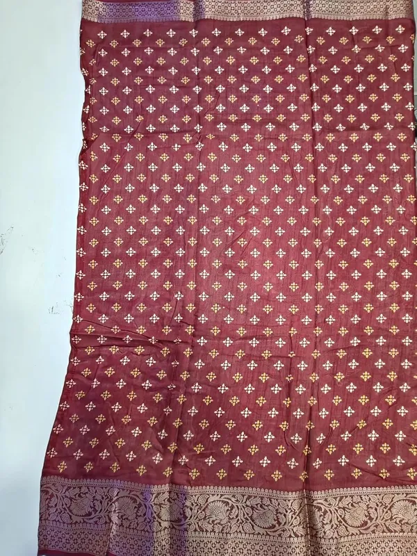 Maroon_Silk_Bandhani_Dola_Silk_Saree_For_Women