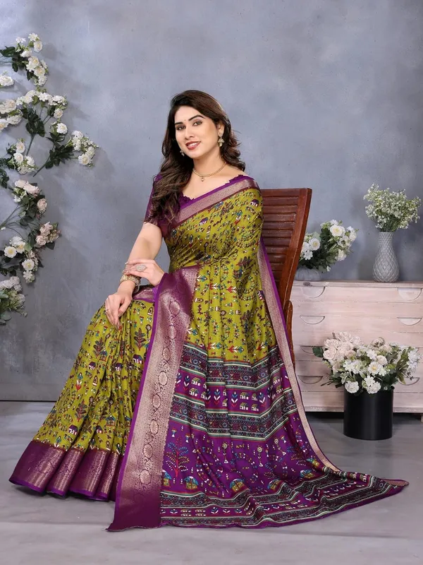Mehendi_Green_Cotton_Blend_Printed_Dola_Silk_Saree_For_Women