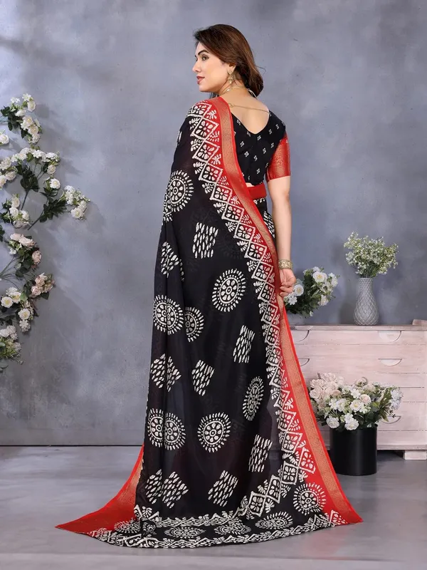 Black_Cotton_Blend_Printed_Dola_Silk_Saree_For_Women