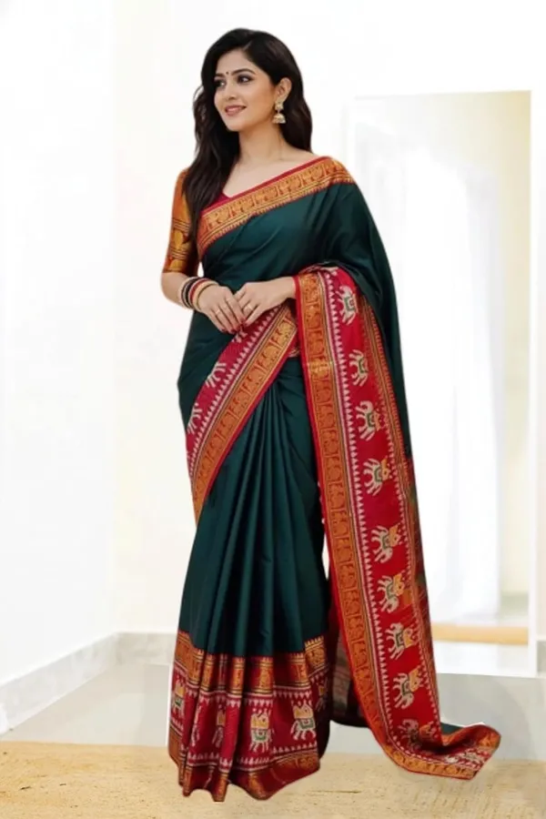 Bottle_Green_Cotton_Blend_Kanjivaram_Silk_Saree_For_Women