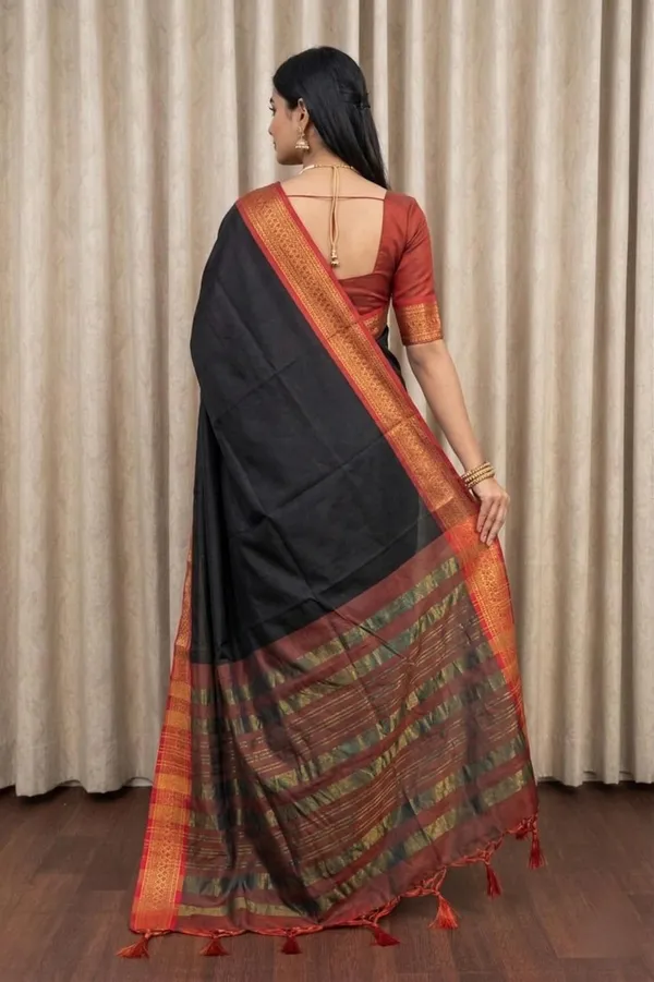 Black_Cotton_Blend_Narayanpet_Cotton_Silk_Saree_For_Women