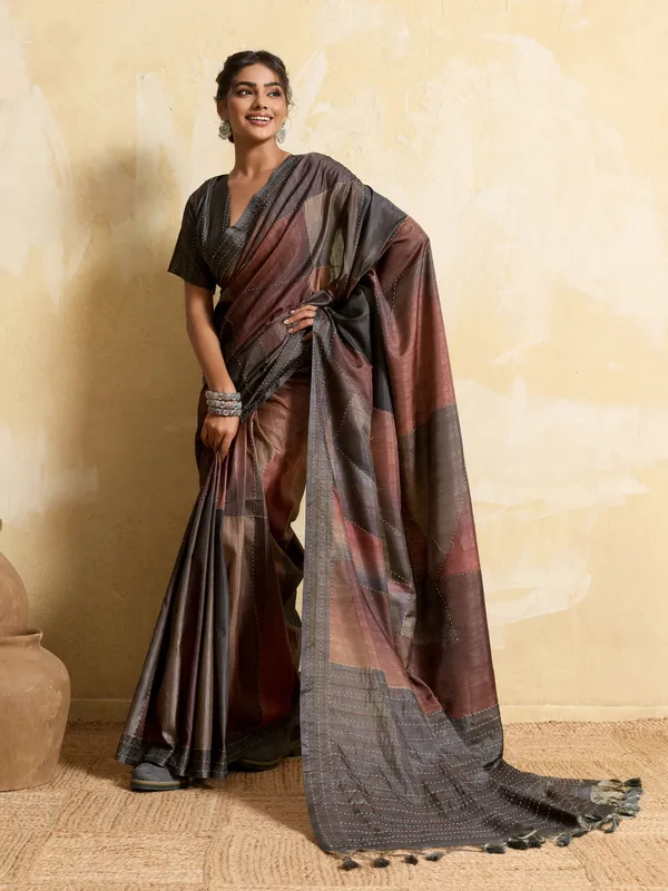 Brown_And_Grey_Abstract_Kantha_Silk_Saree_For_Women